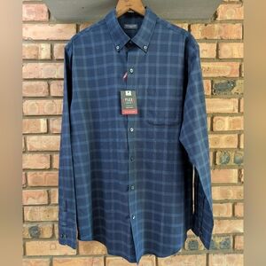 NWT Van Heusen Flex Blue Long Sleeve Button Down Shirt